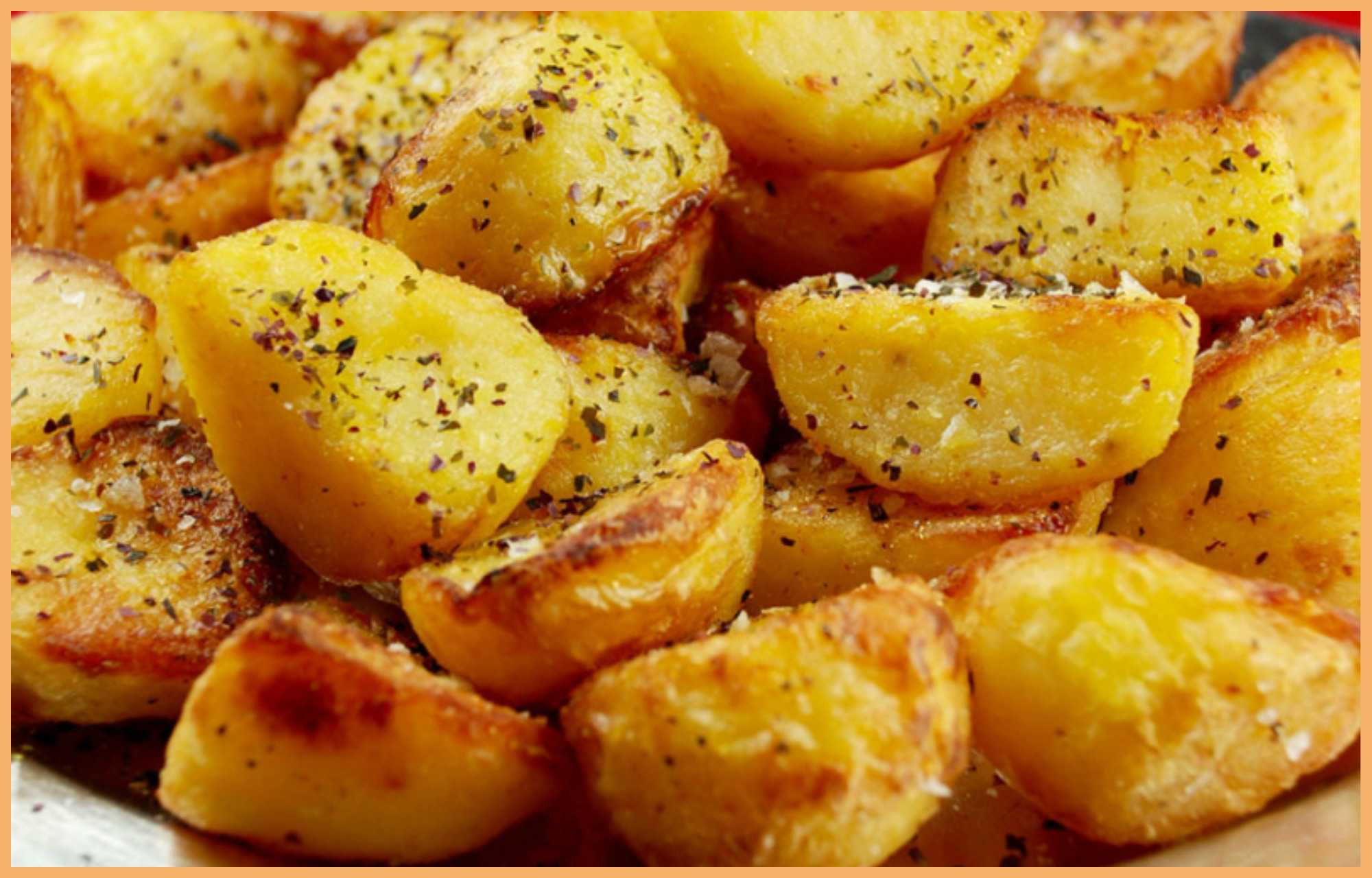 Печеная в духовке. Картошка в духовке. Картофель запеченный в духовке. Печеный картофель. Вкуснейшая картошка в духовке.