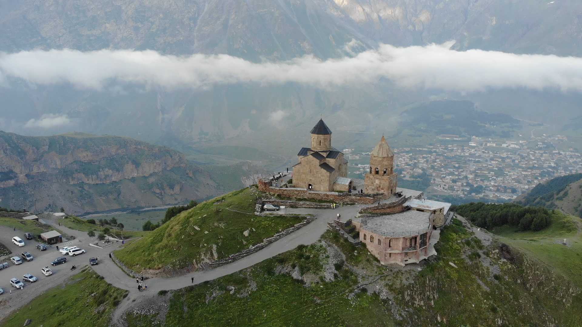 Цминда Самеба Грузия район Казбека