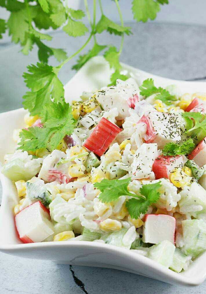 Салат с крабовыми палочками - 8 самых вкусных рецептов крабового салата