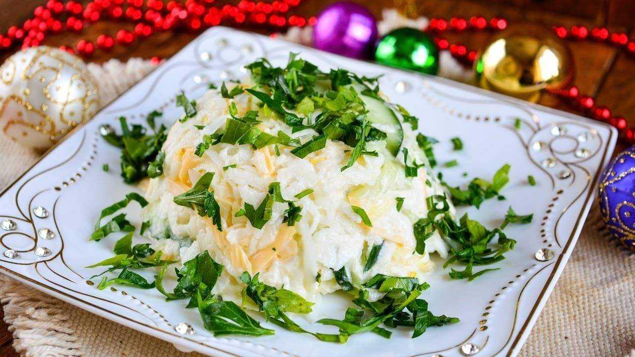 Салат из редьки: как сделать будничный, праздничный и снизить «жгучесть» овоща