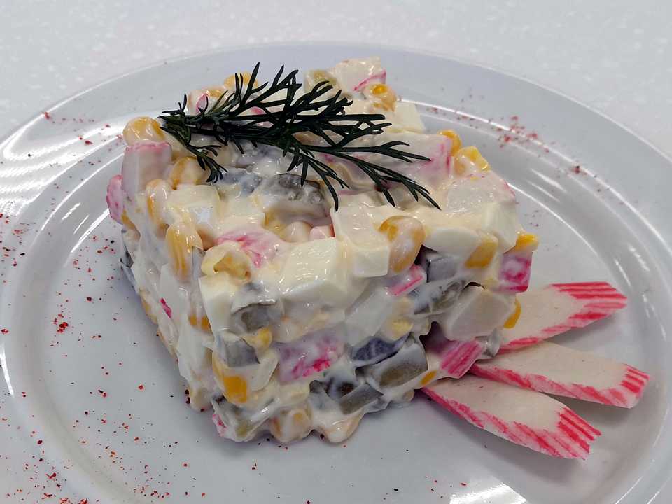 Простые салаты с крабовыми палочками на скорую руку рецепты с фото майонезом пошагово вкусные