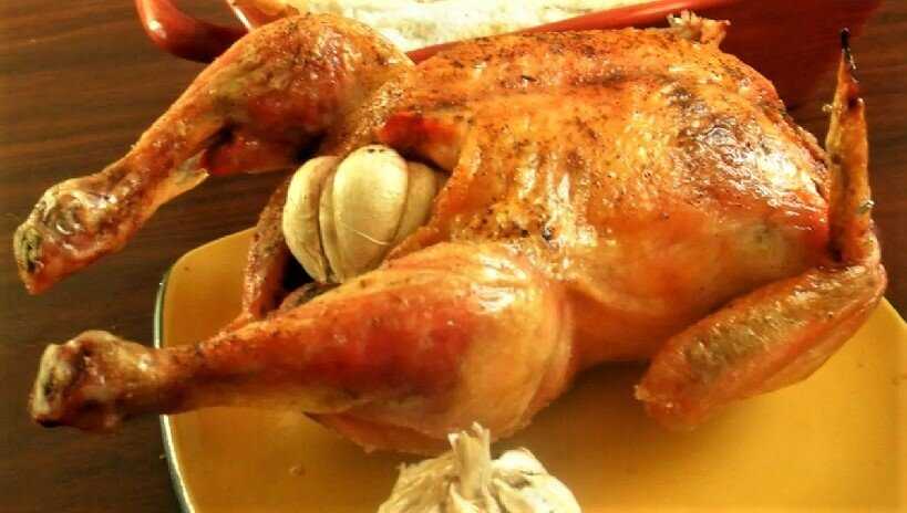 15 способов-рецептов, как запечь курицу целиком в духовке с хрустящей, золотистой корочкой