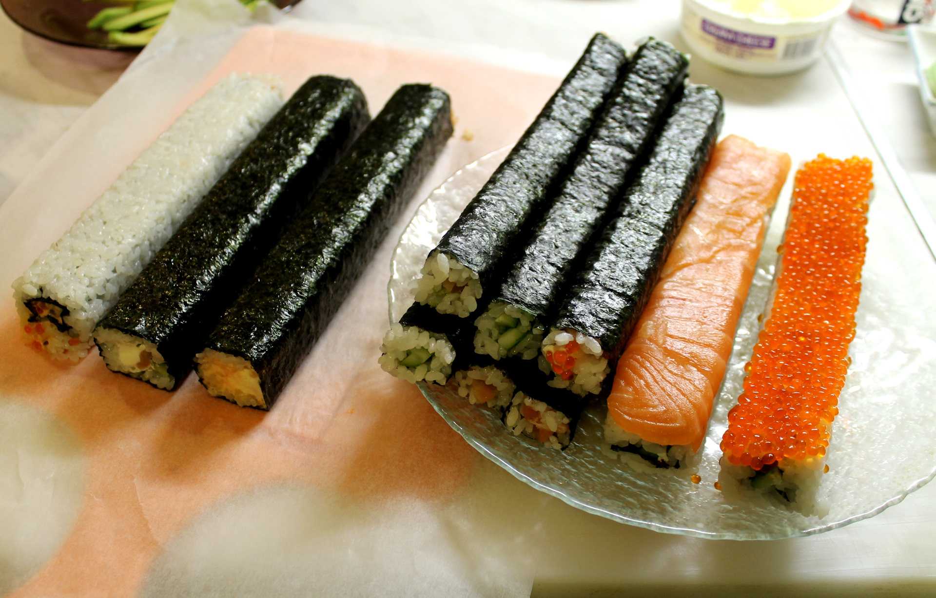 Как вкусно приготовить роллы суши фото 23