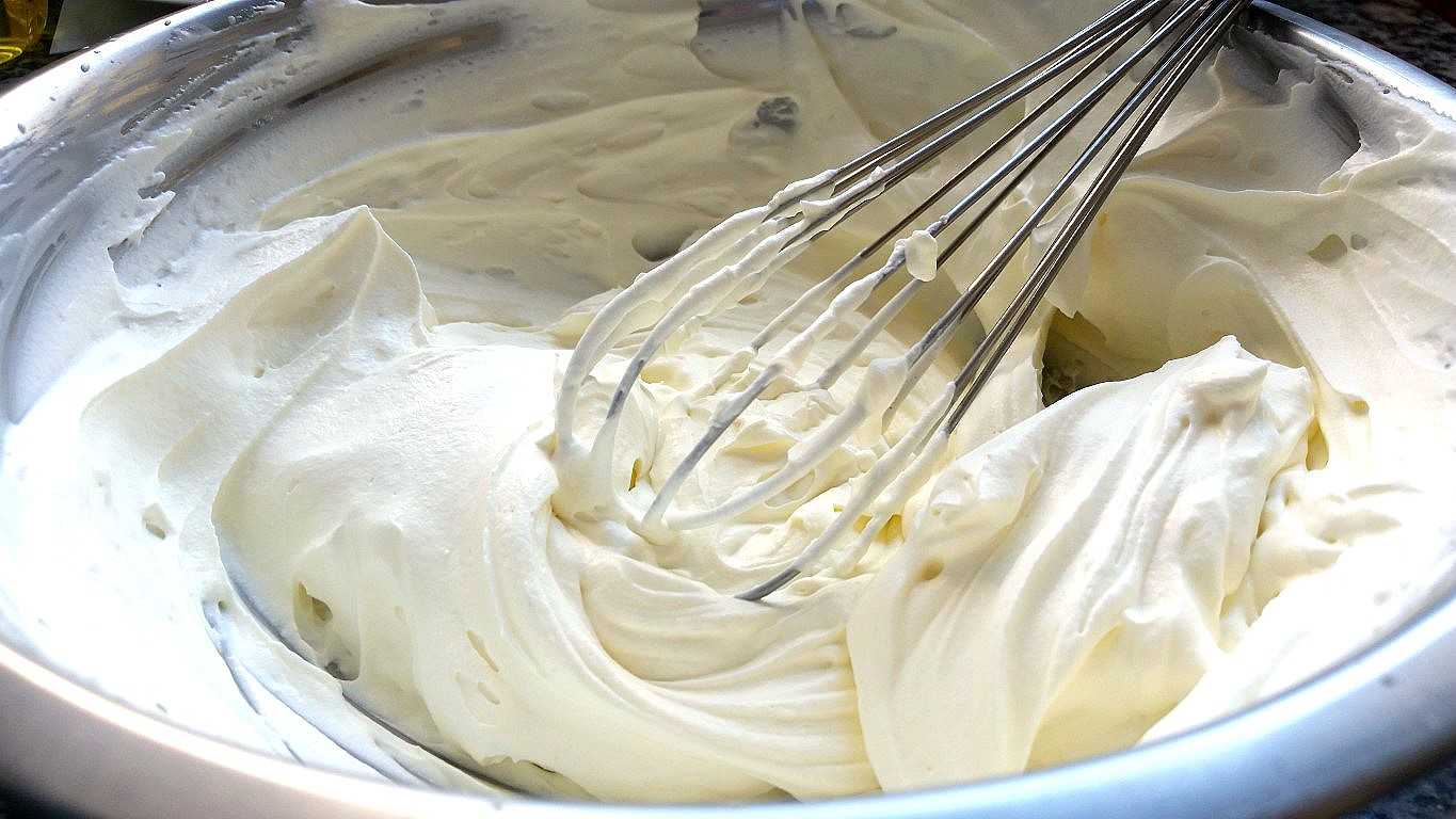 Крем для торта со сметаной и маслом