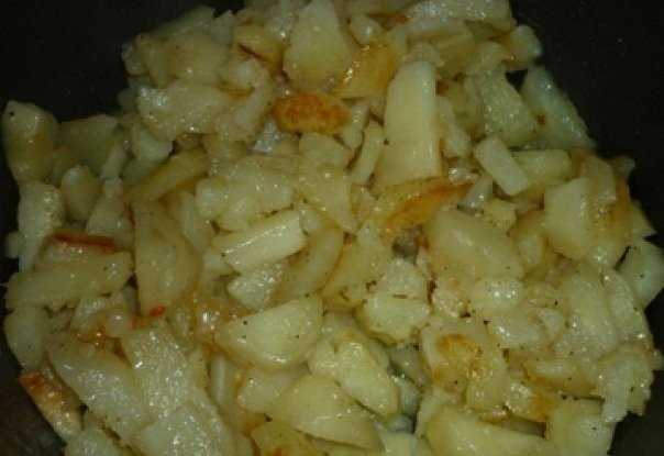 Жареная картошка на сковороде с корочкой — самые вкусные рецепты