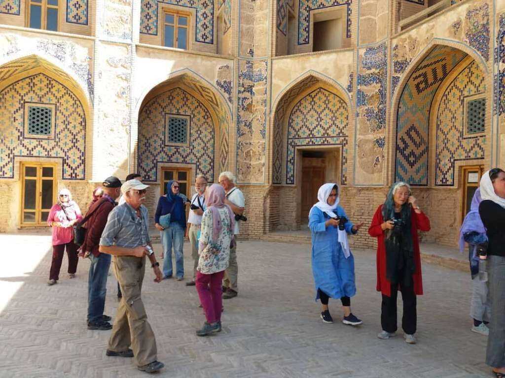 Туристы в иране