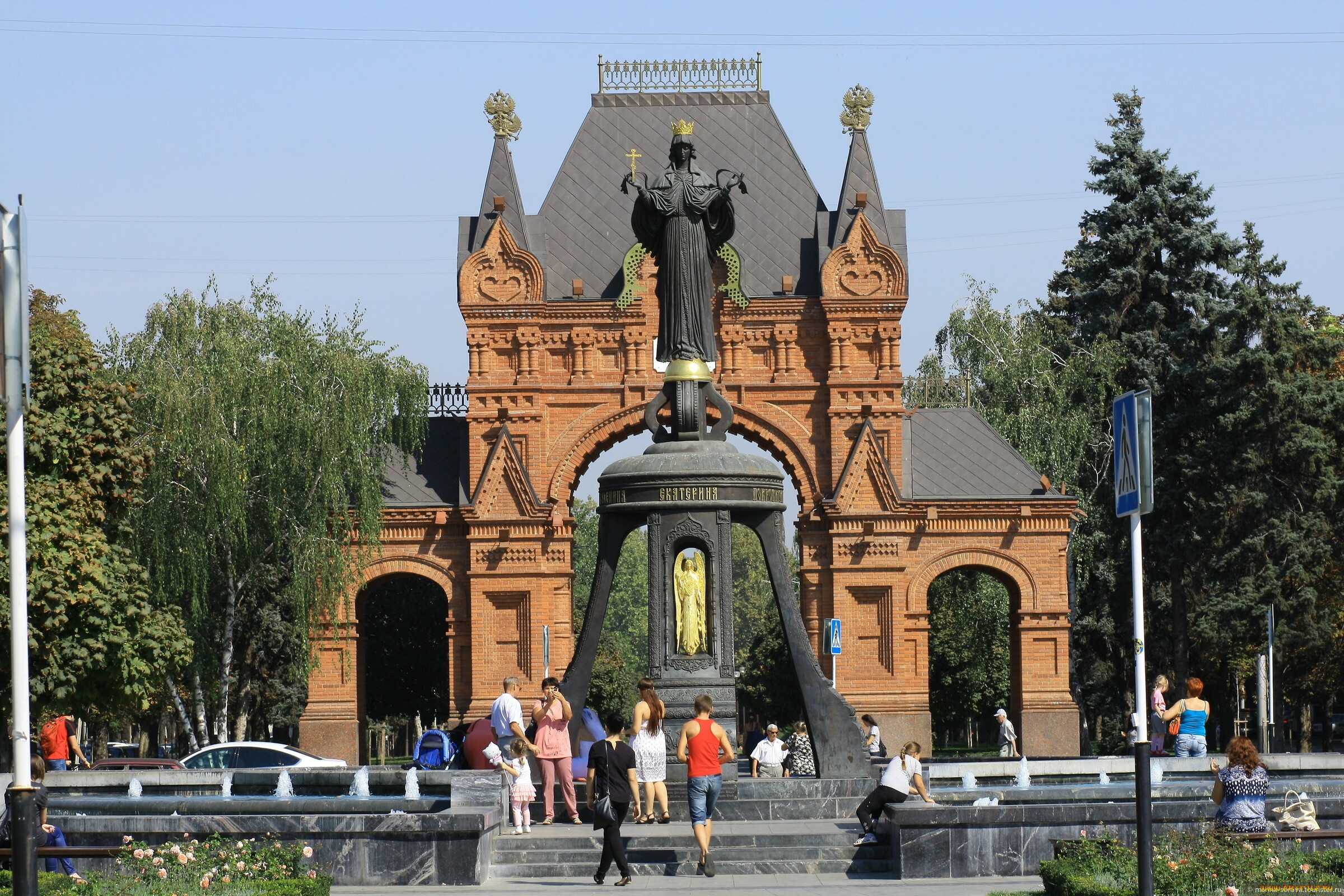 Триумфальная арка Хабаровск