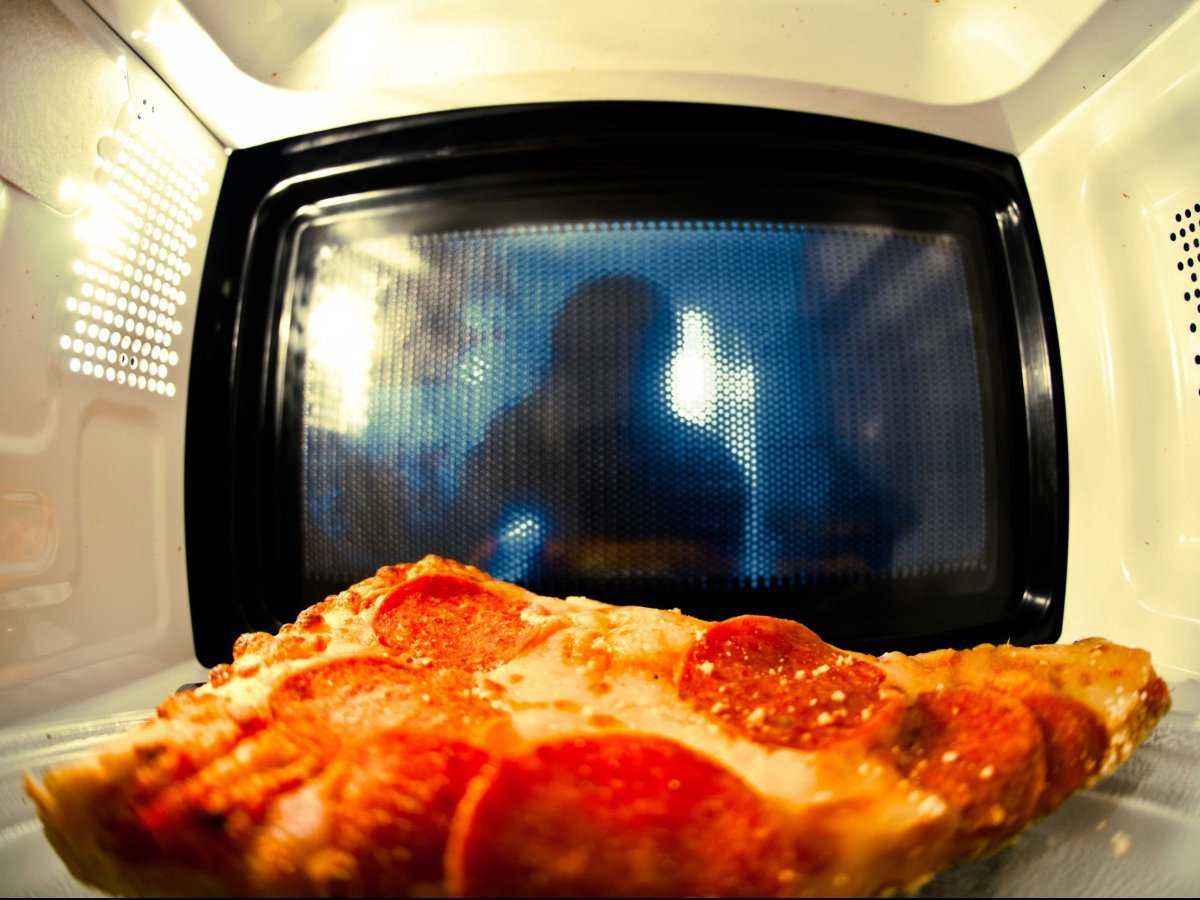 сколько нужно готовить пиццу в электрической духовке фото 79