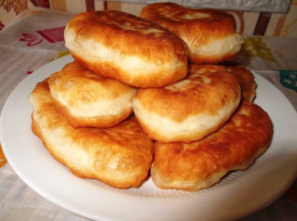 Пирожки на кефире жареные на сковороде без дрожжей рецепт с фото