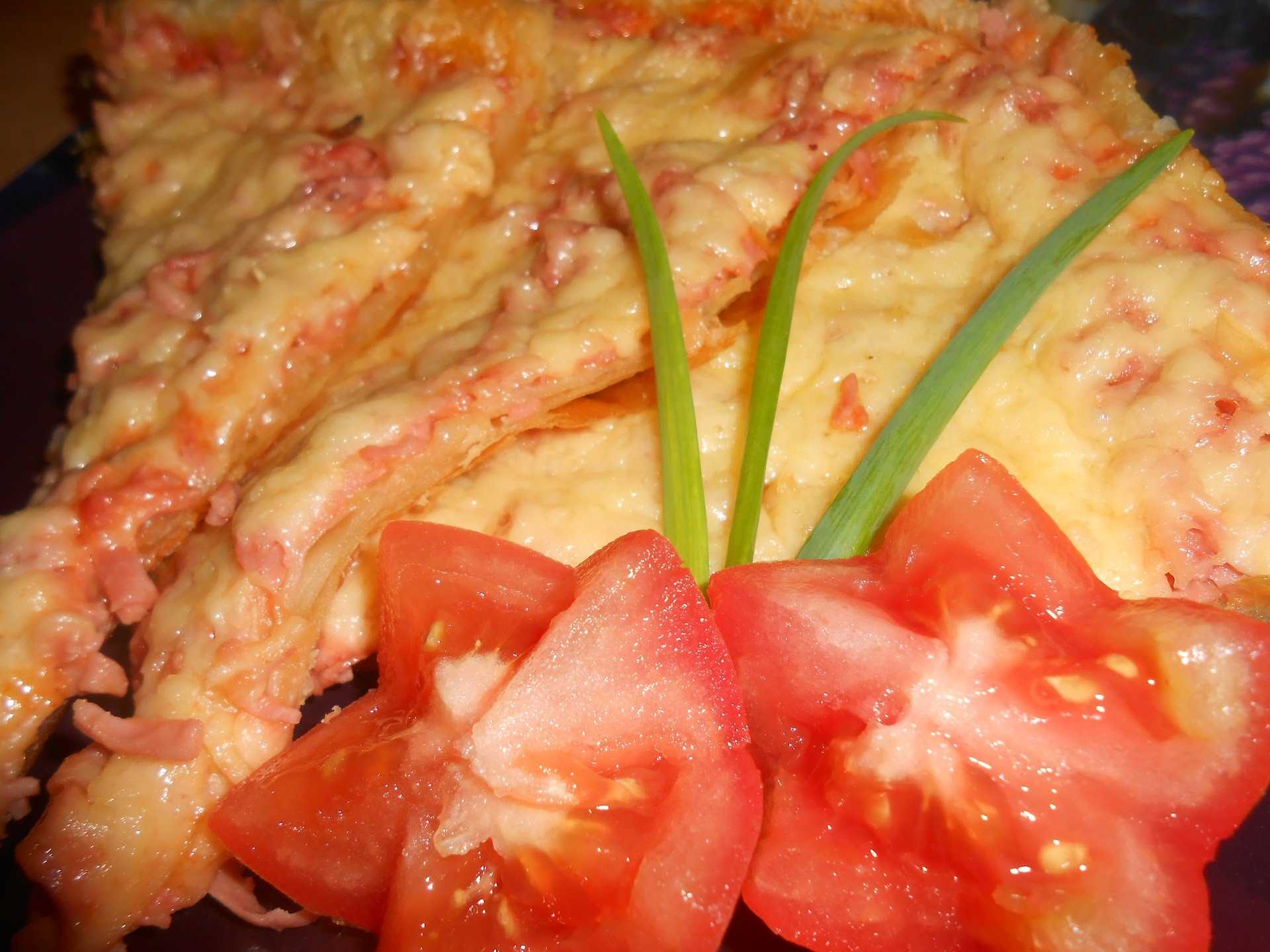 что нужно для пиццы в домашних условиях в духовке с колбасой и сыром помидорами фото 113